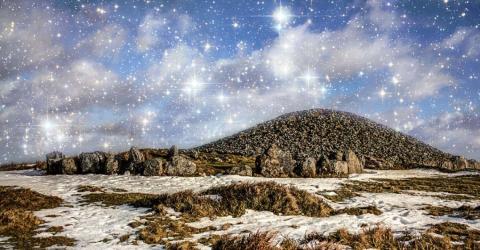 Loughcrew Megalithic Tomb complex (CC BY SA 4.0), A star-forming region in the Large Magellanic Cloud. (CC BY 3.0)/Deriv