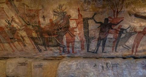 Cave painting reproduction in Mexico. (Andrea Izzotti /Adobe Stock)