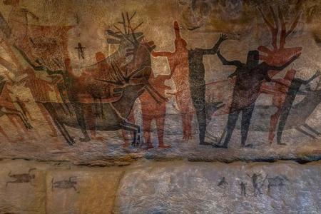 Cave painting reproduction in Mexico. (Andrea Izzotti /Adobe Stock)